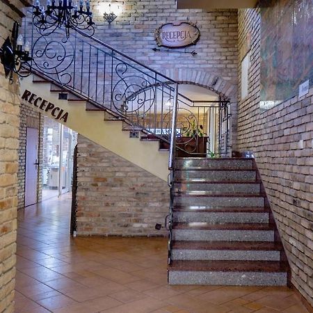 Hotel Bastion Костшин-над-Одрон Экстерьер фото
