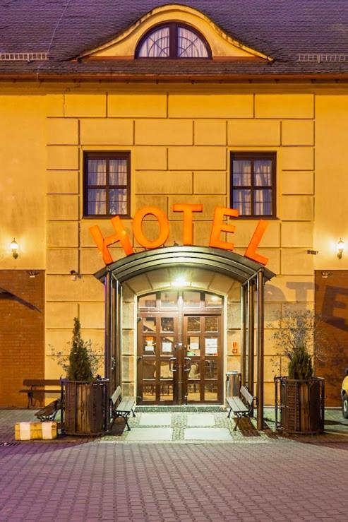 Hotel Bastion Костшин-над-Одрон Экстерьер фото